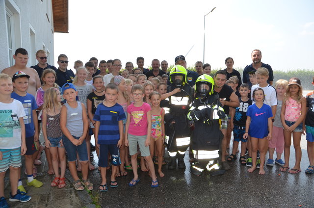 Bei der Feuerwehr ... | Foto: Ebner