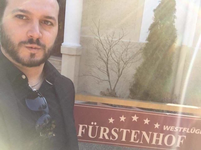 Christof Wallner stand über 100 Mal vor der Kamera und das eigentlich nur durch Zufall | Foto: KK/privat