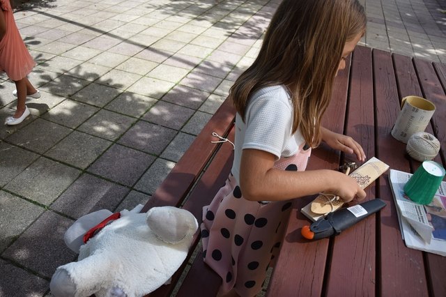Beim Schwirrholz-Basteln mit dem Lind Horn Kinder Club kamen die Gaminger Kids voll auf ihre Kosten. | Foto: Doris Teufel
