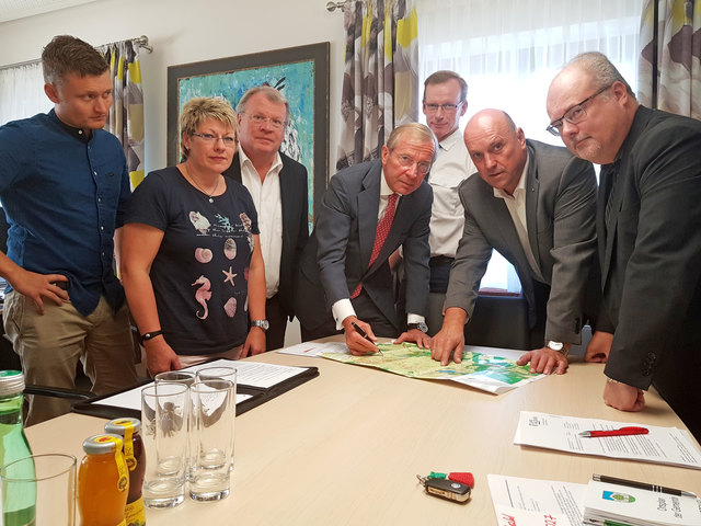 Bürgermeister, Landeshauptmann und Verkehrsexperten haben Maßnahmen gegen das Stau-Chaos ausgearbeitet. | Foto: Land Salzburg/Thomas Kerschbaum