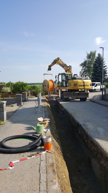 Modern. Hirschbach hat seine Glasfaserleitungen Flächendeckend verlegt.