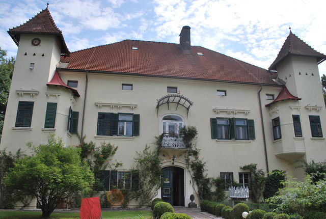 Österreichische Kunst findet im wunderschönen Schloss Ebenau in Weizelsdorf ihren Platz