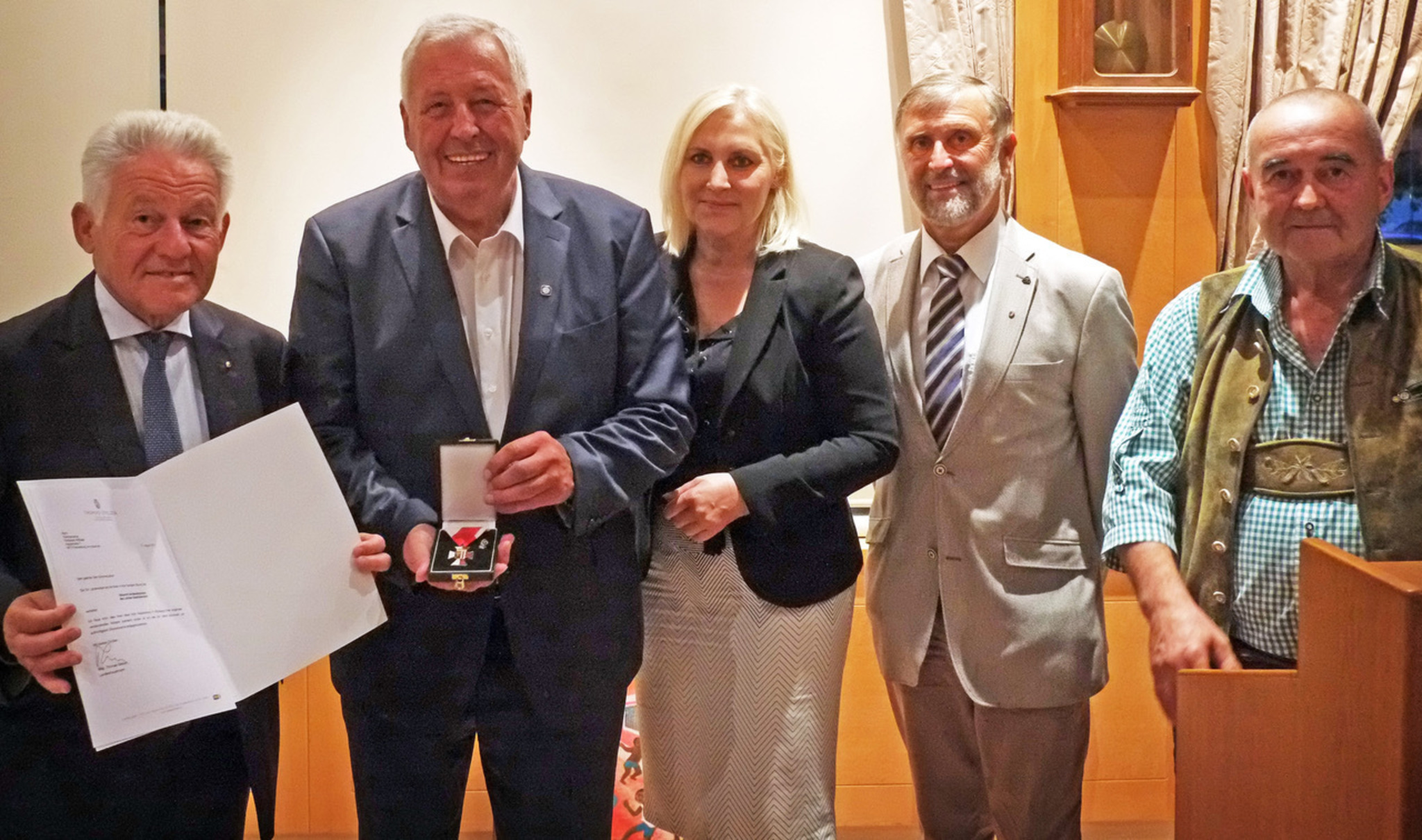 Willibald erhielt Ehrenzeichen Vöcklabruck