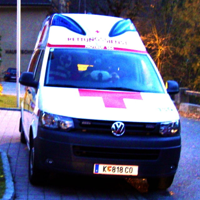 Der Mann wurde von der Rettung in das UKH Klagenfurt gebracht