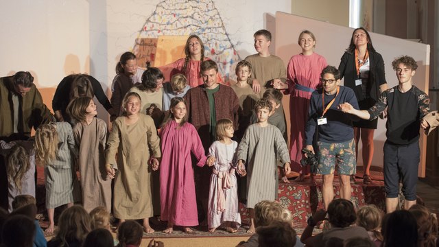Die Kinder und Jugendlichen führten ihr einstudiertes Theaterstück vor. | Foto: privat