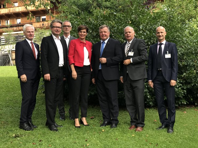 Telemedizin in Alpbach: LR Christopher Drexler, Kurt Völkl (VAEB), Ministerin Pamela Rendi-Wagner und LR Bernhard Tilg (v. l.) | Foto: AIT