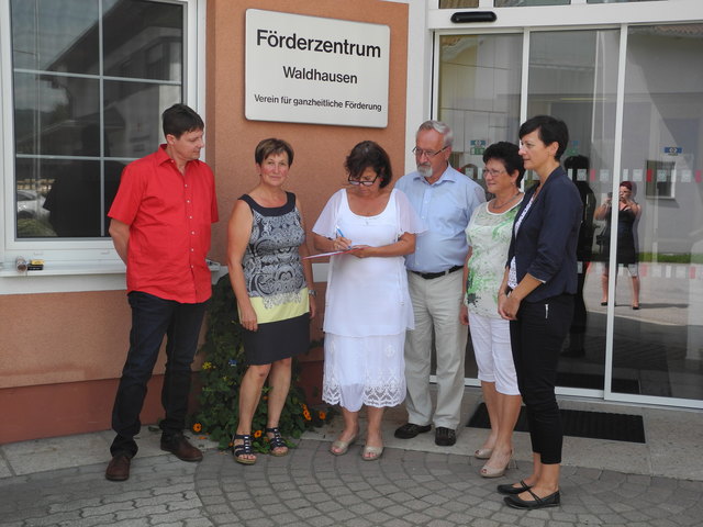 LR Gerstorfer und NR-Kandidatin Schatz im Förderzentrum Waldhausen