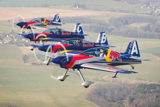 Am 9. und 10. September 2017 wird mit dem Austrian Airfest erstmals in Krems eine einzigartige Flugschau veranstaltet –  fix mit dabei sind nun auch ein Alpha Jet der Flying Bulls und die alte Beech C45 "Southern Comfort". | Foto: Flying Bulls Acrobatic Team