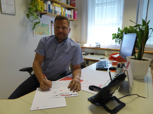 Christian Bauer, Leiter der AK-Bezirksstelle Hainburg, hat für seine Mitglieder 143.006 Euro erkämpft.