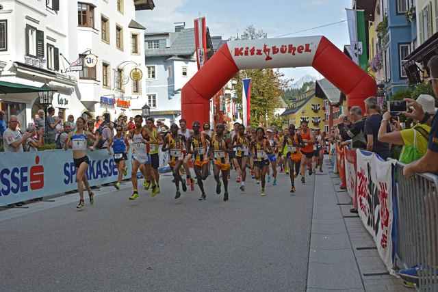 Insgesamt 150 Teilnehmer waren beim Berglauf-Klassiker am Start | Foto: Herbert Benedik