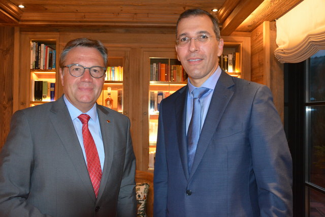 Industriellenvereinigung Tirol lud zum Sommerfest: IV-Präsident Dr. Christoph Swarovski (r.) und LH Günther Platter.