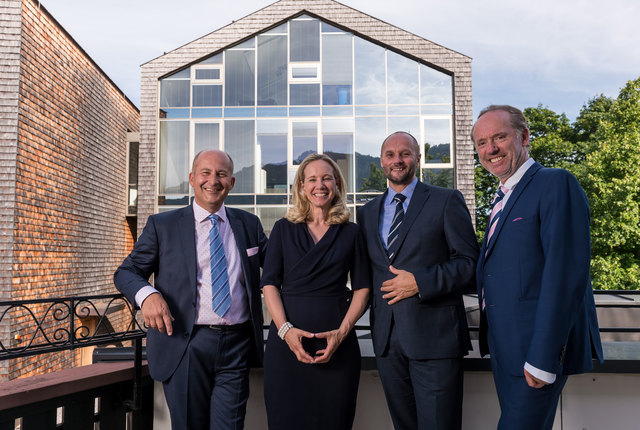 Georg Steinschaden, Sarah Wedl-Wilson, Gert Fahrnberger und Christian Dreyer (v.l.) freuen sich über die Partnerschaft. | Foto: St. Gilgen International School/Albert Moser