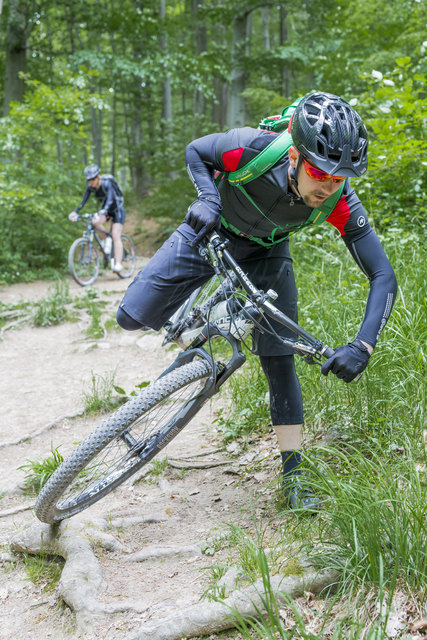 E-Bikes haben mehr Gewicht als herkömmliche Fahrräder. Deshalb sind sie schwerer zu kontrollieren, warnen Experten. | Foto: ÖRK/Thomas Holly Kellner