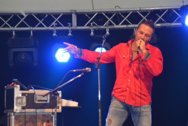 Manuel Eberhardt gab auf der Festzelt-Bühne Gas.
