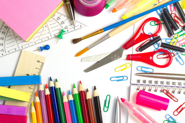 Schulsachen können das Budget belasten. | Foto: Stauke/Fotolia