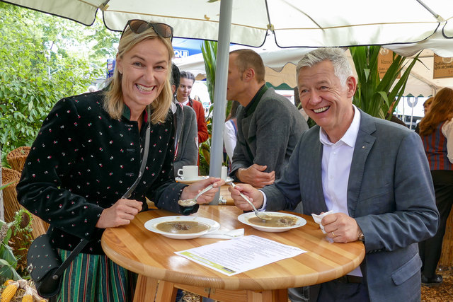 Labg. Peter Tschernko Mac und NR-Spitzenkanditatin Ing. Daniela List