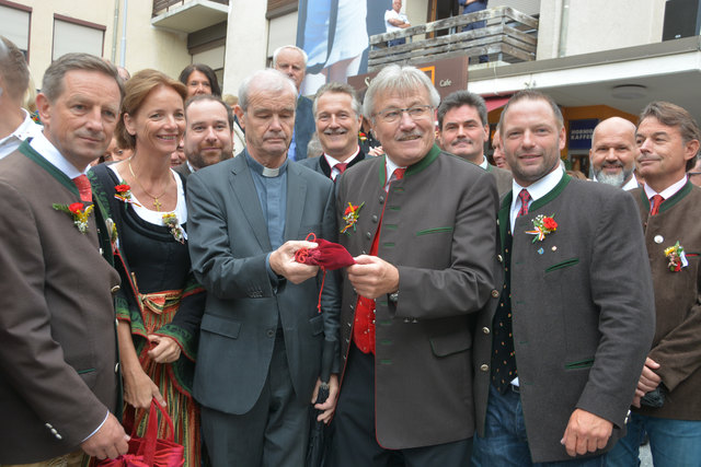 DI Christian und Christiane Benger, Dechant Msgr. Mag. Ivan Olip, Marktreferent Bürgermeister Stefan Visotschnig, Vizebürgermeister Daniel Wriessnig