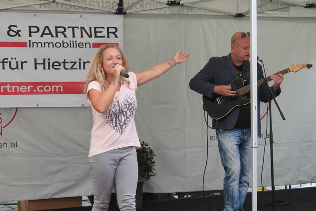 Popstar Niddl spielte unplugged