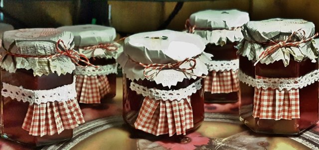 Dirndlmarmelade mit Schürze
