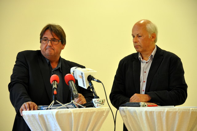 Gewerkschafter Josef Muchitsch und Bürgermeister Bernd Hermann sind besorgt um die Zukunft der Porzellanfabrik Frauenthal.