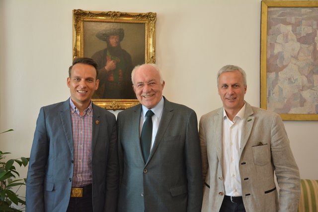 Der Landtagsabgeordnete Sven Knoll, Landtagspräsident Herwig van Staa, Landtagsabgeordneter Bernhard Zimmerhofer