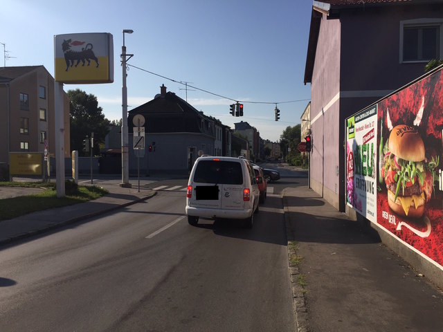 Alles unter Kontrolle. Die Straße ist besser als (fast) jeder Radweg.