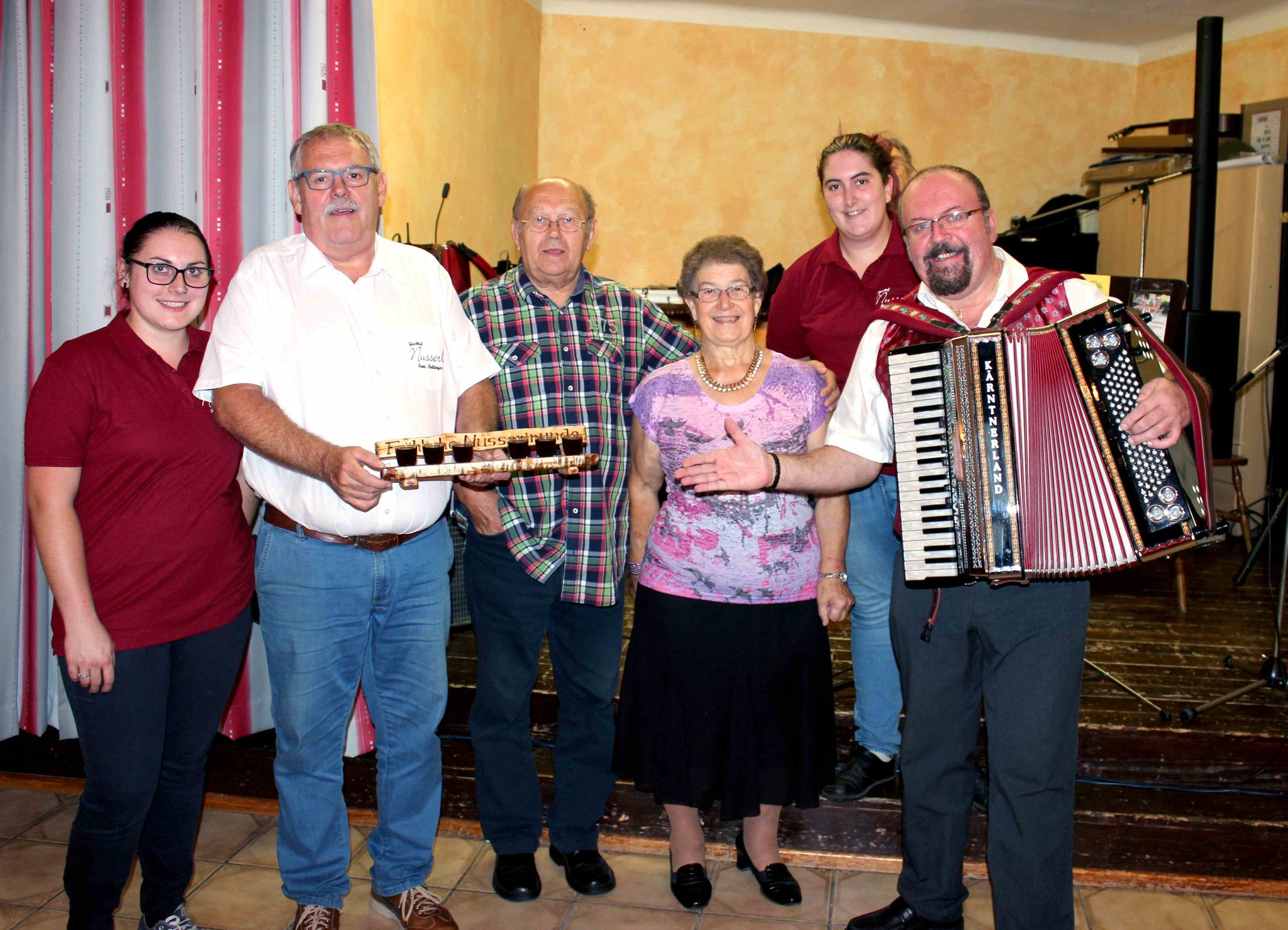 Zaubertrank Nusslikör und Musik im GH Nusserl - Melk