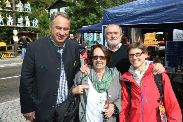 Bürgermeister Josef Schmidl-Haberleitner traf auch auf Maria Reiser-Loho mit Gatten und ihrer Nichte. Die Familie Loho ist eine der alteingesessenen Familien in Eichgraben.