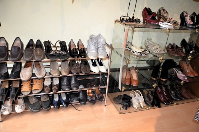 Schuhe über Schuhe - wohin das Auge auch blickt