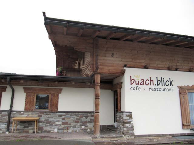 Zum Mittagessen im "buach.blick"