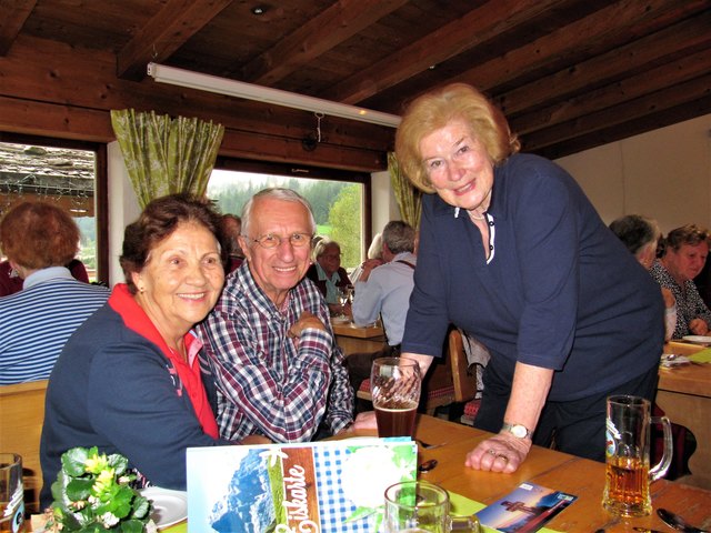 Zum Mittagessen im "buach.blick"