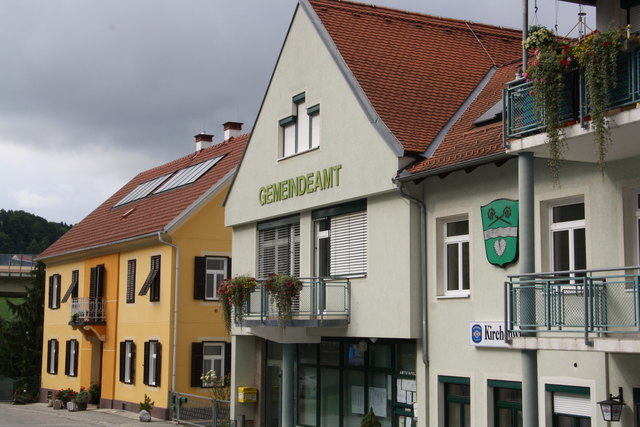 Das alte Gemeindeamt in Nestelbach platze aus allen Nähten.