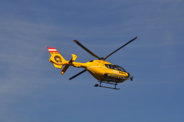 Der Urlauber musste mittels Seil von der Besatzung des Rettungshubschraubers geborgen werden