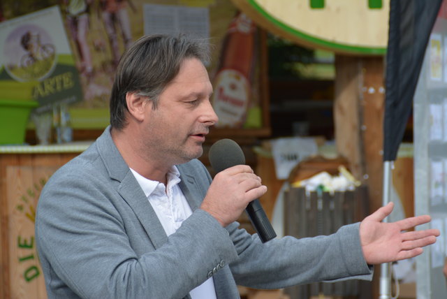 Gemeindekassier Josef Pirker vertrat den Bürgermeister bei der Siegerehrung