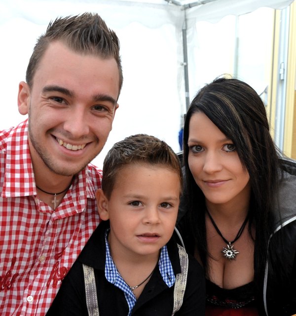 Lukas Pondorser mit Dominik und Stefanie Thorer