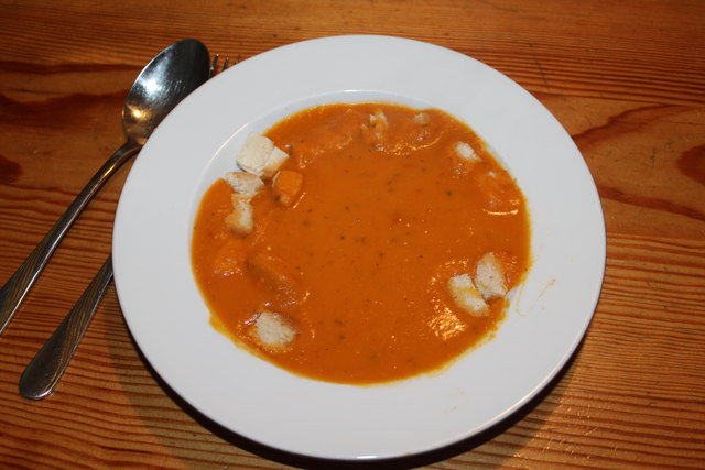 Mit Croutons oder Kürbiskernen kann die Suppe noch verfeinert werden | Foto: KK
