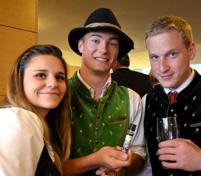 Zechmeisterstellvertreterin Julia Steinwender mit David Strieder und Christoph Steiner
