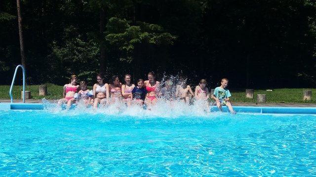  Abkühlung  im hauseigenen Freibad