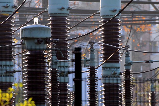 Die Austrian Power Grid betreibt u.a. Umspannwerke, die mit Isolatoren der PPC Insulators aus Frauental ausgestattet sind. | Foto: Pixabay