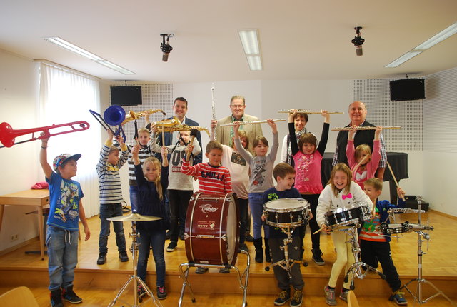 Die Kinder sind mit Begeisterung bei den Orchesterklassen in Wies dabei. | Foto: KK