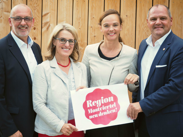Der Scheibbser Spitzenkandidat Alfred Rammelmayr, die Amstettner Spitzenkandidatin Ulrike Königsberger-Ludwig, Niederösterreichs Spitzenkandidatin Bundesministerin Sonja Hammerschmid und der Spitzenkandidat aus Melk, Bürgermeister Alois Schroll.