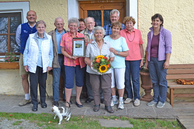 Die Gesellschaft bei der Gästeehrung. | Foto: TVB St. Michael