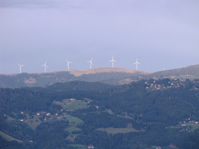 Koralpenwindpark von der Saualm aus gesehen