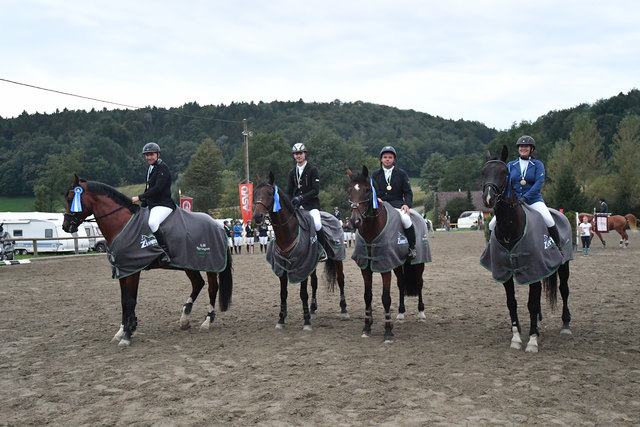 Eine Glanzleistung legten für den RSC Vulkanland u.a. Martin Moritsch, Patrick Wilfling, Mario Raggam und Karin Horjak (v.l.) hin. | Foto: horsesports