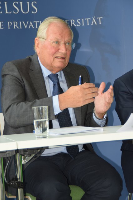 "Das Gesundheitssystem der Zukunft wird weit stärker als bisher von Multiprofessionalität geprägt sein", weiß PMU-Rektor Herbert Resch. | Foto: Angelika Pehab