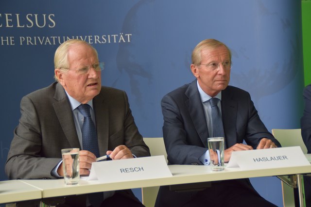 Rektor Herbert Resch mit LH Wilfried Haslauer bei der Pressekonferenz an der PMU. | Foto: Angelika Pehab