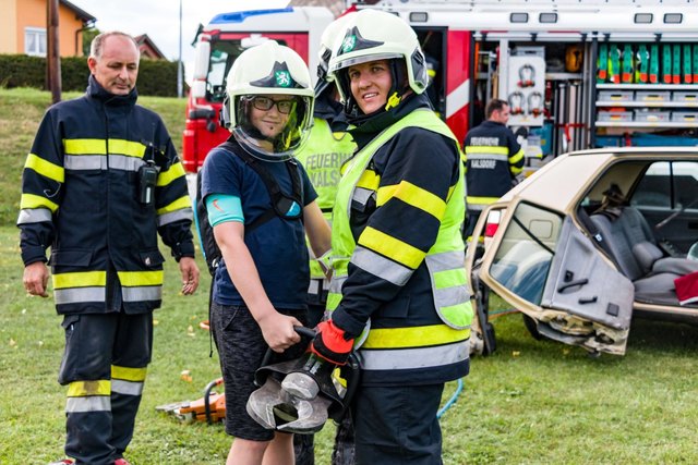 Eine Tag lang ließ die FF Kalsdorf die Jugend in das Feuerwehrwesen blicken | Foto: KK