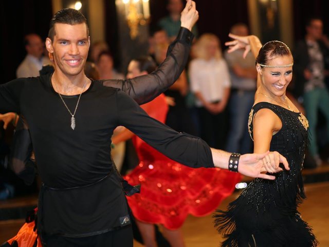 Elegante Standardtänze und feurige lateinamerikanische Bewegungen sind am 23. & 24. September zu sehen.