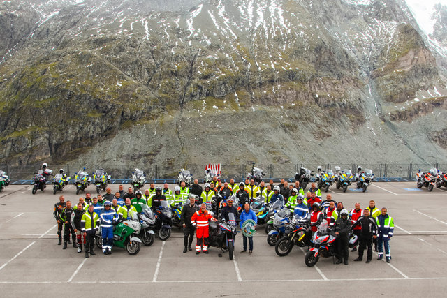 Internationales Treffen der Polizei - Motorradfahrer am Großglockner, hier die Teilnehmer auf der Kaiser-Franz-Josefs-Höhe | Foto: Mike Vogl für Pressefoto Neumayr