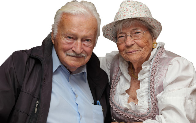 Maria Berger, zu Gast bei Wranas Mittwochtreff "reden wir darüber". 
Sie begeisterte mit ihren,alle aus dem Gedächtnis vorgetragenen Gedichten und Anekdoten, ihre Fans, ab 18:00 Uhr,über die vorgesehenen 45 Minuten Redezeit, bis kurz vor Mitternacht. Eine grandiose Leistung. Mit tosendem Applaus, anerkennenden Worten und Blumen, wurde Maria dafür gedankt.